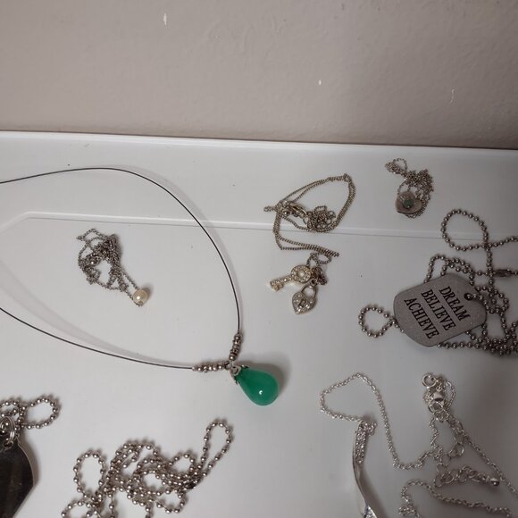 Lot Of Over 30 Pendant Necklaces - Picture 14 of 16